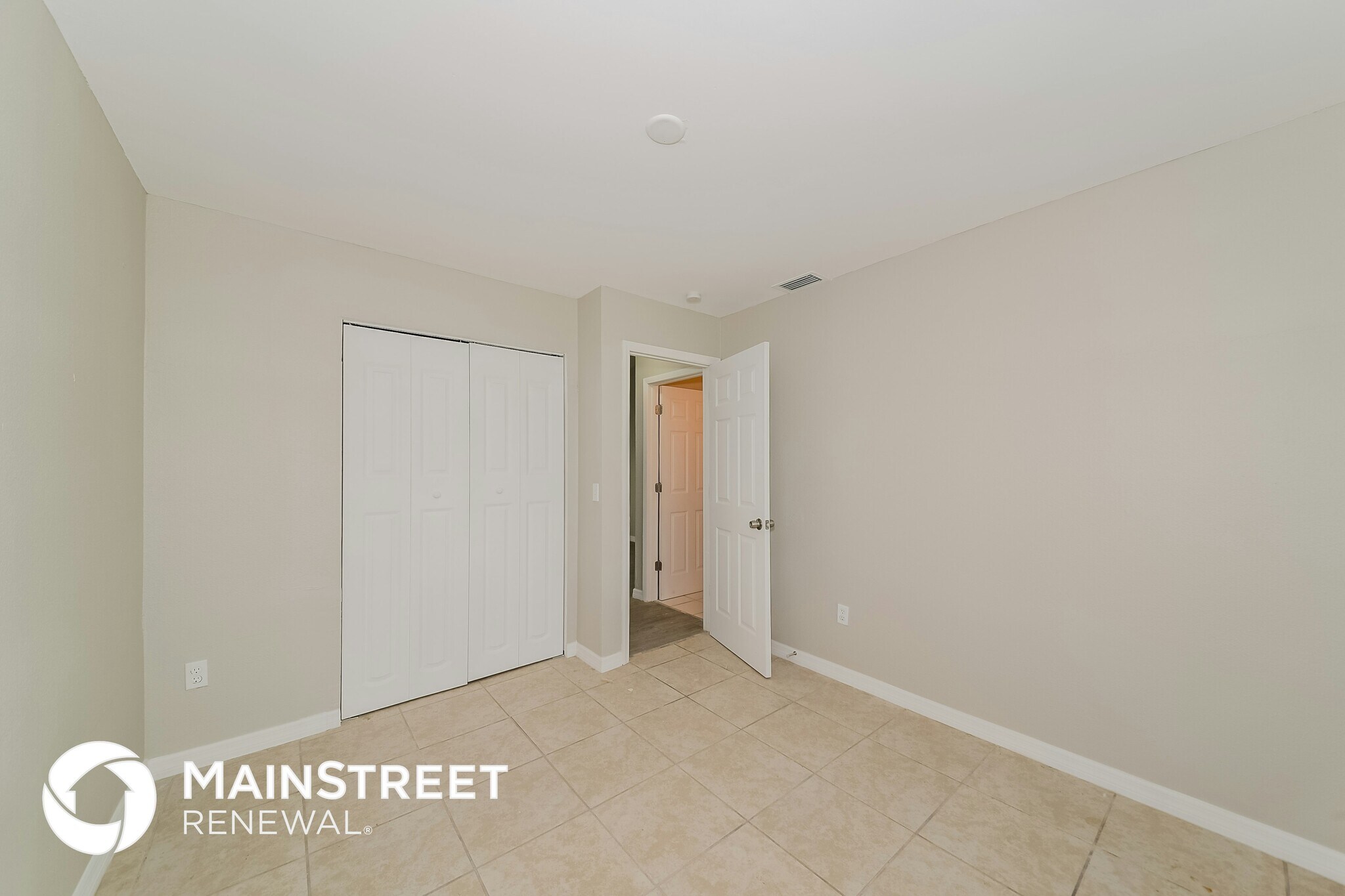 Building Photo - 5665 Ansonia Terrace