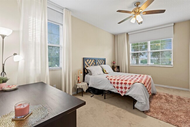 Building Photo - 5224 SW 77th Way