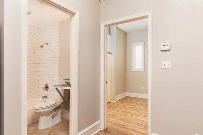 Building Photo - 5409 Lansdowne Ave