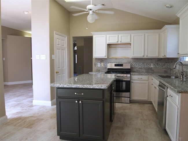 Building Photo - 20838 Kings Clover Ct