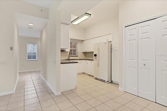 Building Photo - 4208 Central Sarasota Pkwy