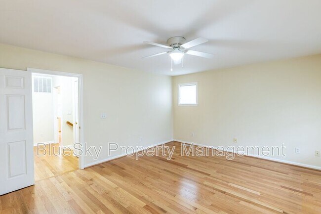 Building Photo - 158 Burnet St
