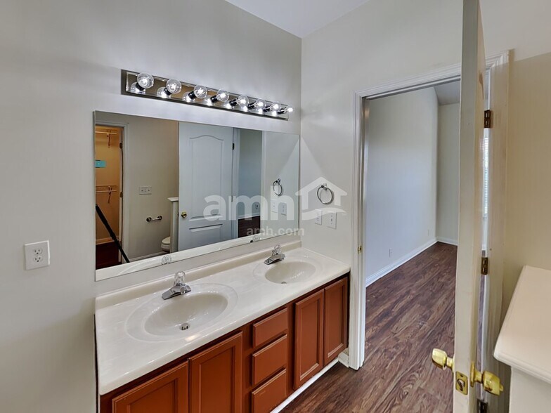 Building Photo - 1710 Portview Ct