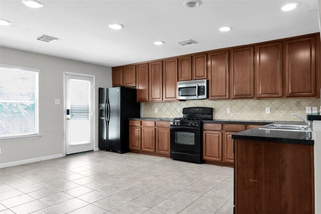 Building Photo - 13031 Bramford Pointe Ln