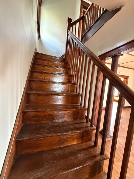 Building Photo - 280 3rd Ave