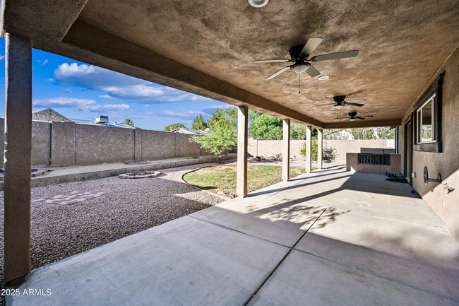 Building Photo - 2914 E Michelle Dr