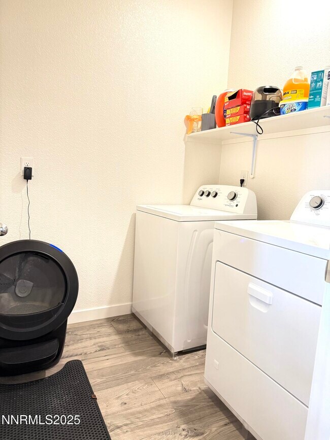 Building Photo - 1154 Alder Dr