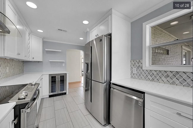 Building Photo - 4265 Brentwood St