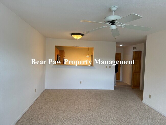 Building Photo - Beautiful Condo for Senior Living in North Evergreen!!
