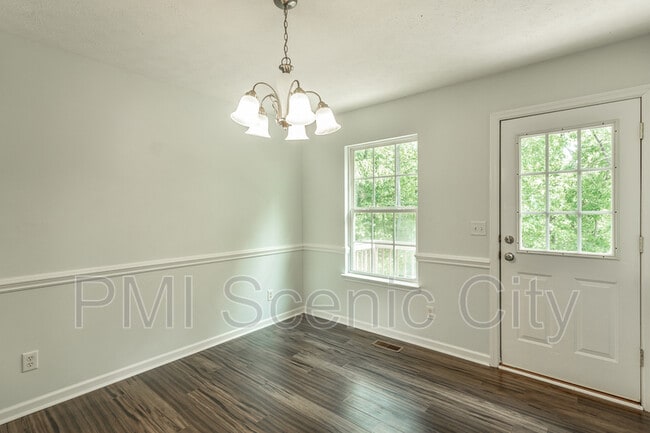 Building Photo - 343 Pine St