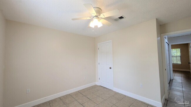 Building Photo - 8264 Continental Dr