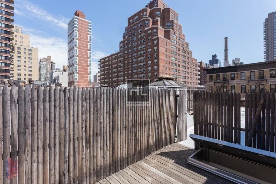 Building Photo - First Avenue