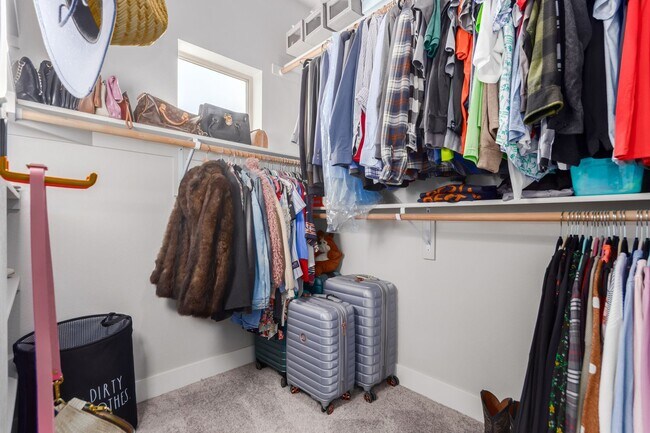 Building Photo - 4BD, 3.5BA Northfield Home with Finished Basement and 2-Car Garage