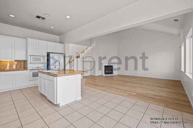 Building Photo - 155 E Heritage Dr