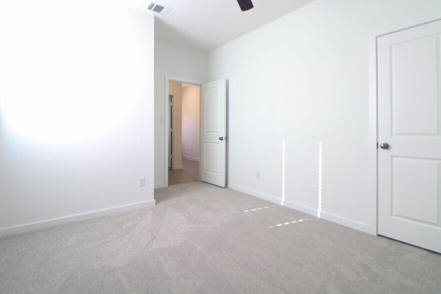 Building Photo - 5128 McKittrick