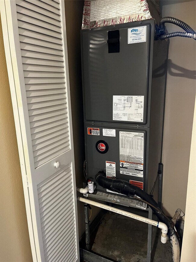 Building Photo - 2545 SW 83rd Terrace