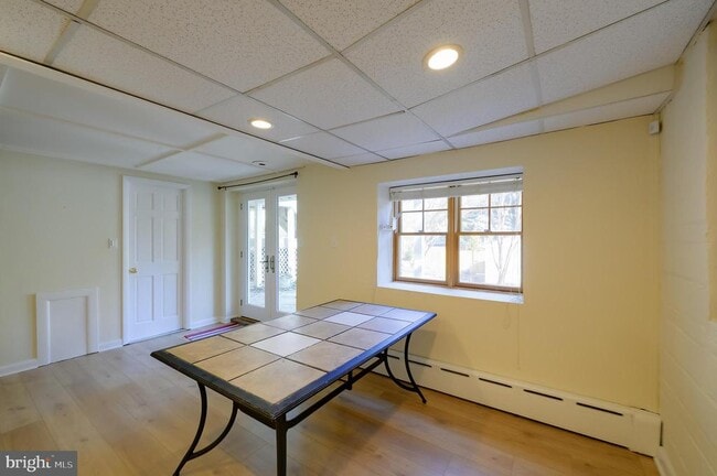 Building Photo - 5717 Chevy Chase Pkwy NW