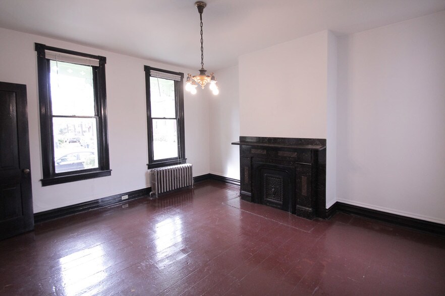 Building Photo - 401 Franklin Ave