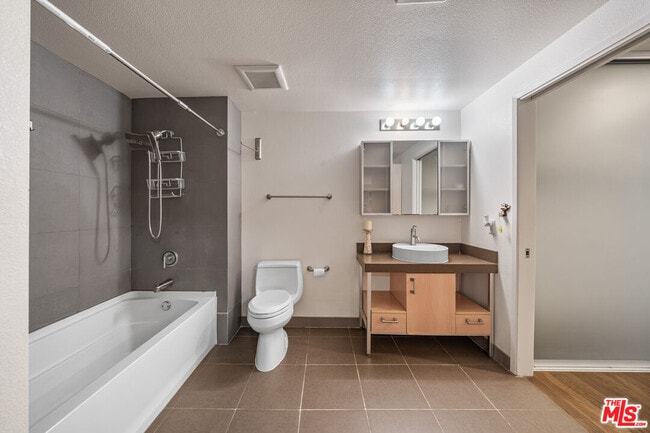 Building Photo - 1234 Wilshire Blvd