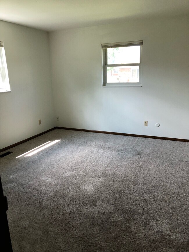 Building Photo - 4023 Caprice Rd