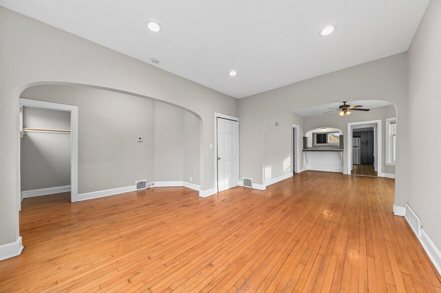 Building Photo - 2332 N Holton St