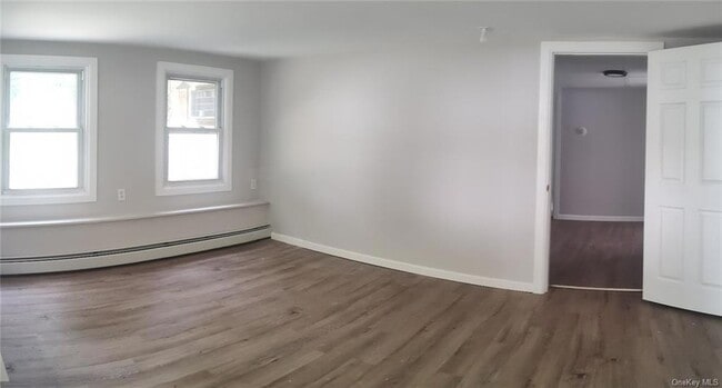 Building Photo - 47 E Main St