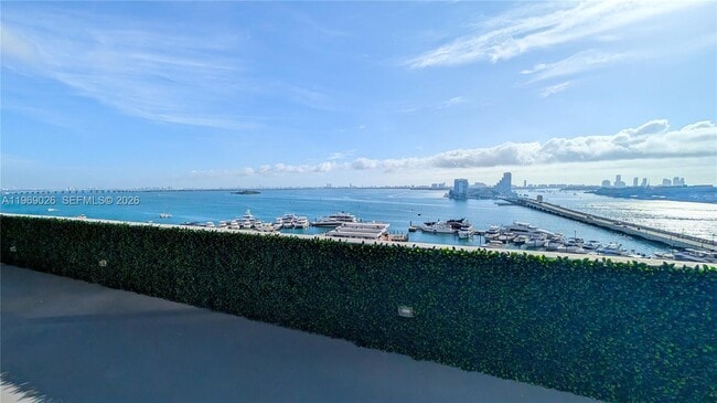 Building Photo - 555 NE 15th St