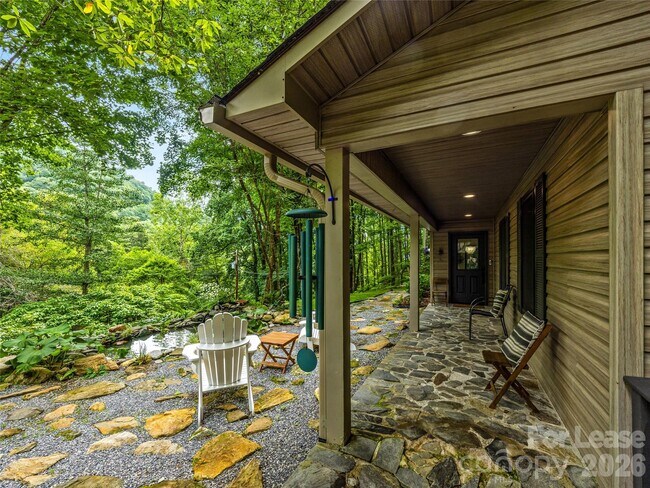 Building Photo - 81 Summer Trees Ln