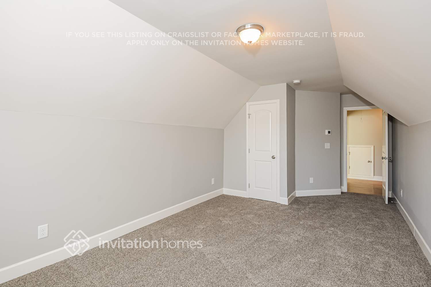 Building Photo - 5853 Ridgedale Ct