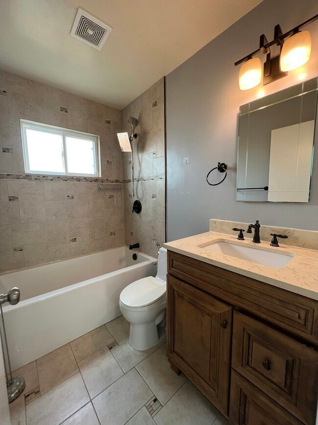 Building Photo - 40458 Landon Ave