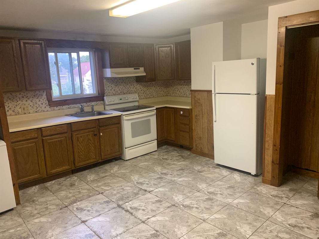 Building Photo - 22 Spring