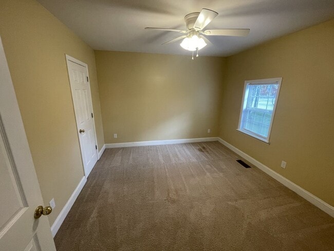 Building Photo - 2 Bd 1 Ba