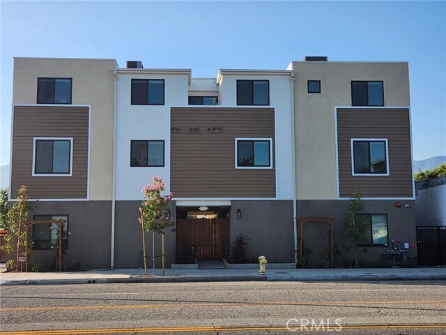 Primary Photo - 4251 Live Oak Ave