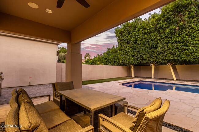 Building Photo - 7479 E Sunnyvale Dr