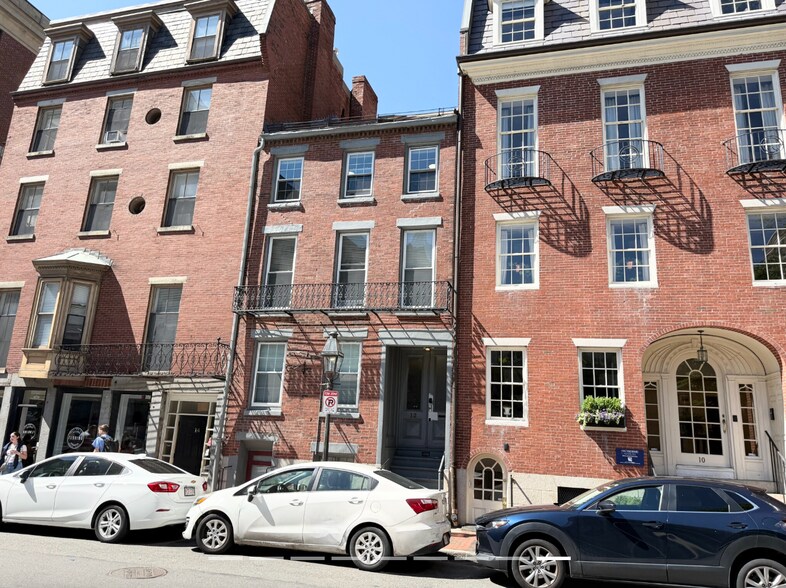 Building Photo - 14 Derne St