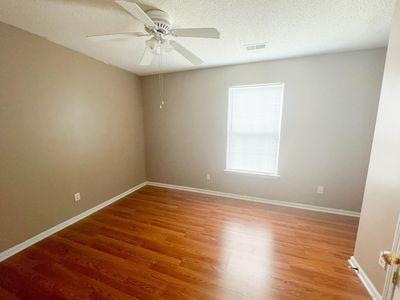 Building Photo - 123 Hawk's Nest Ct