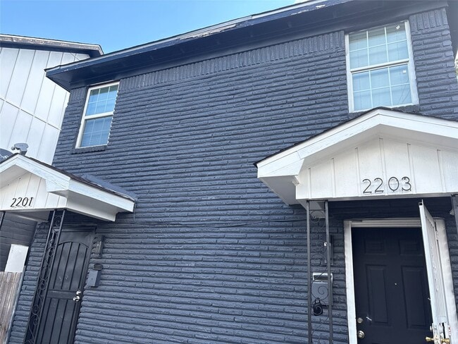 Building Photo - 2201 Nettleton St