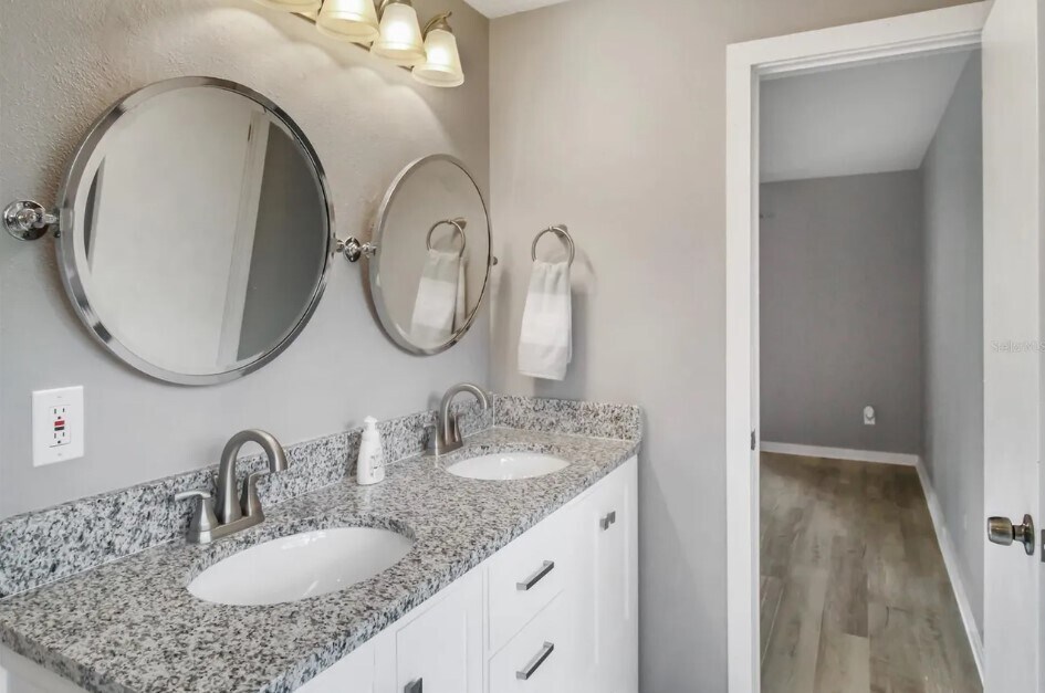 Building Photo - 490 Burnt Tree Ln