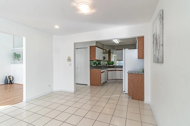 Building Photo - 1357 Newport St