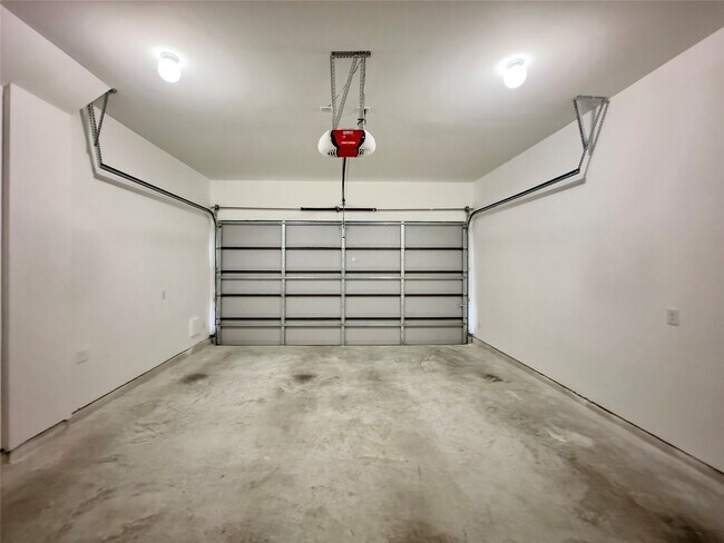 Building Photo - 1602 Westside Gardens Ln