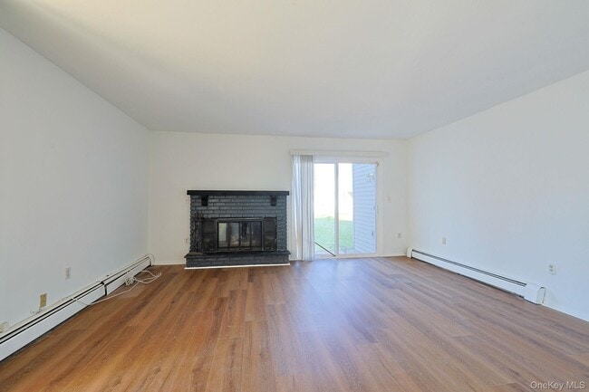 Building Photo - 25 Pierces Rd