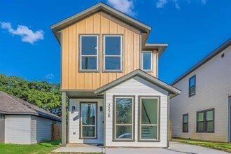 Building Photo - 3228 Tuskegee St