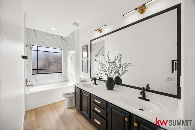 Building Photo - 2410 Calumet St