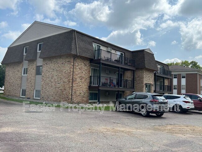 Building Photo - 418 Allan Ave