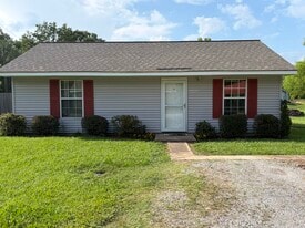 Building Photo - 31 Cottage Ln