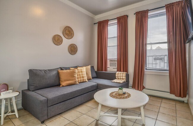 Building Photo - 208 48th St