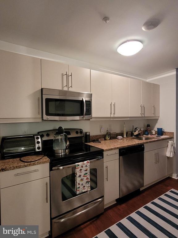 Building Photo - 219 S 18th St