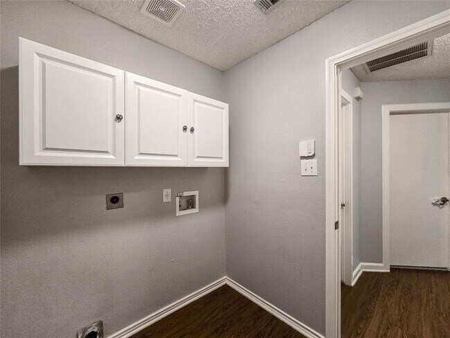 Building Photo - 1318 Chalk Ln