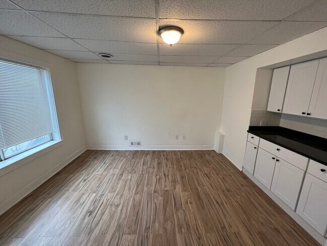 Building Photo - 785 N Montello St
