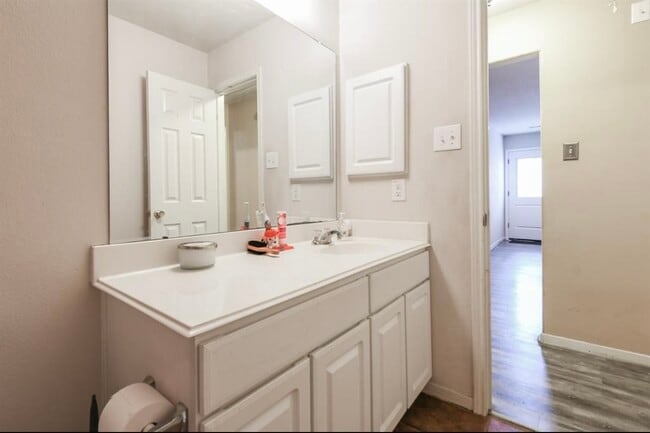 Building Photo - 4854 Fair Oak Dale Ln